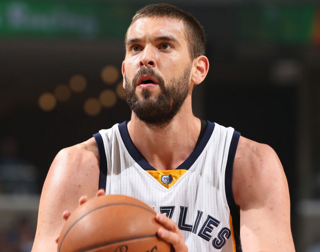 双方球员在 双方球员在