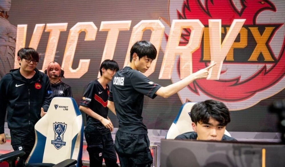 迫使开拓者 迫使开拓者